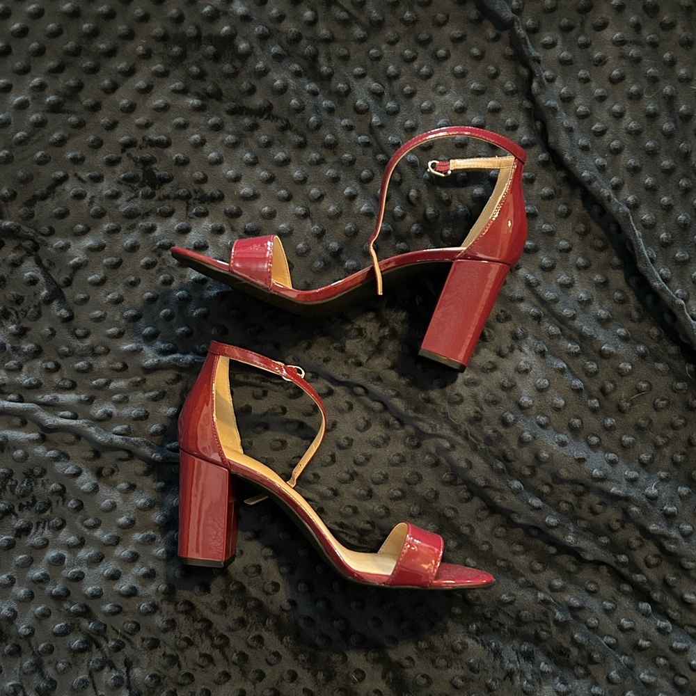 NWOT Kelly and Katie heels